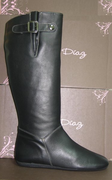 12033002 BLACK LEATHER BOOT WITH ELASTIC AND  SOLE FLAT