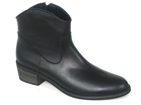 44262202 BLACK LEATHER ANKLE BOOTS, LOW HEEL 4 CM