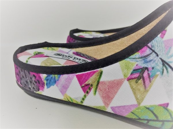 40400 House slippers printed with feathers. Curl template. Inner wedge
