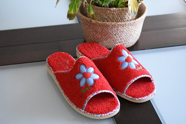 94853412 SLIPPER HOME RED, BLUE FLOWER, FLAT SHOES SOLE